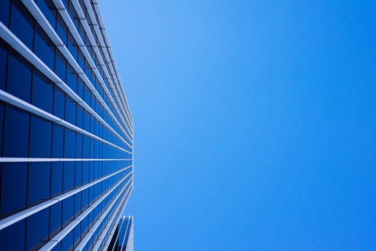 skyscraper-1082269_1920-1024x683-uDSlOI