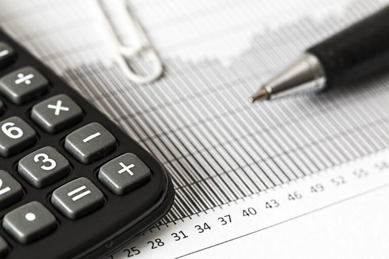 calculator-1680905_1920-1024x683-XCYmAV