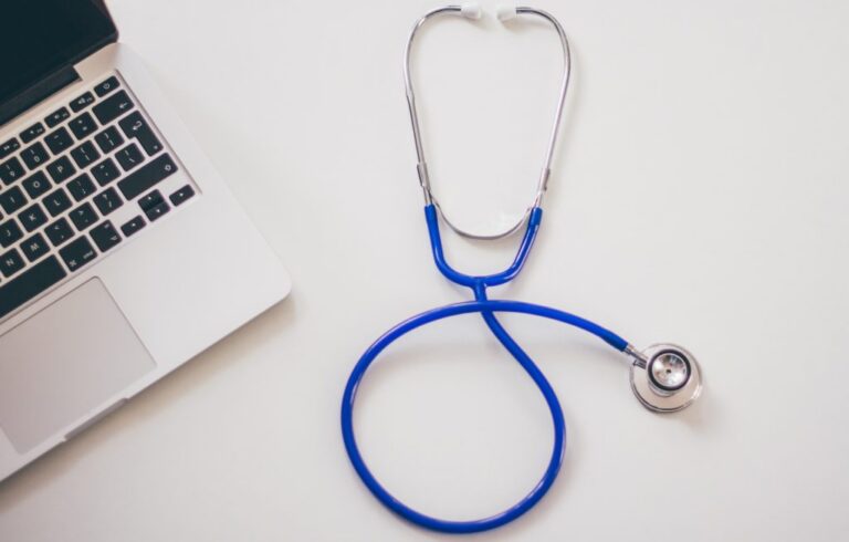 stethoscope-2617701_1920-1-1024x653-3mlfyU