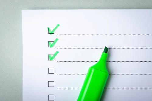 check-list-and-green-marker-2025-01-09-06-45-48-utc_fj7i8j-U9ci33