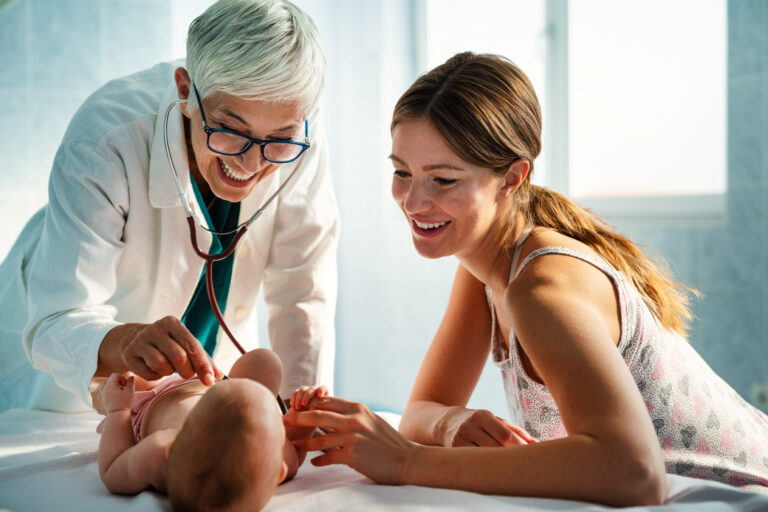 pediatrician-doctor-medical-examining-little-smili-2025-03-14-18-02-28-utc_u16kpo-BpZONP