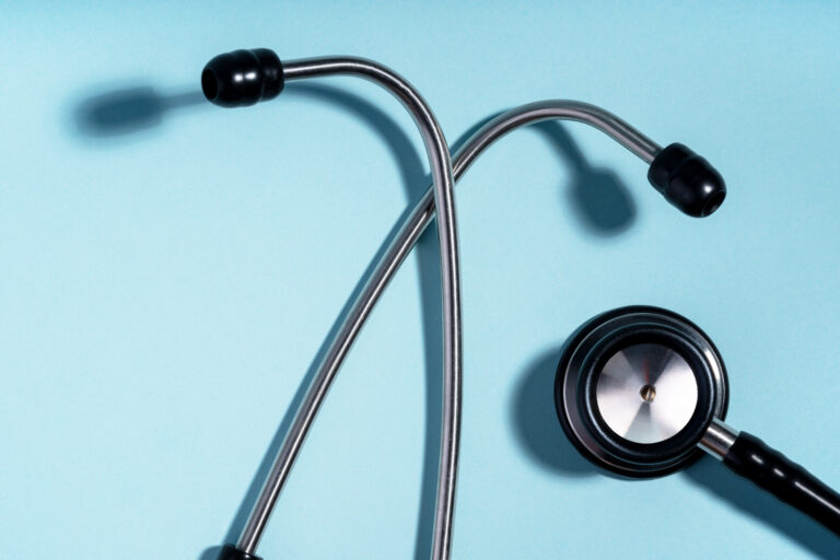 stethoscope-tool-for-cardiologist-doctor-medica-2025-03-05-13-05-30-utc_oyxyqv-5PrLul