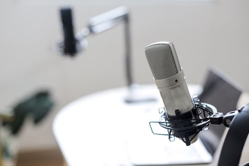 studio-microphones-ready-for-podcasting-capturing-2025-08-26-21-21-25-utc_popfuo-JmmRTr