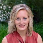 Dr. Sara Pastoor headshot